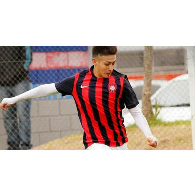 Gabriel Rojas firmó su primer contrato