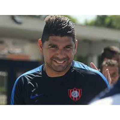 El fútbol de Ortigoza y las manos de Torrico