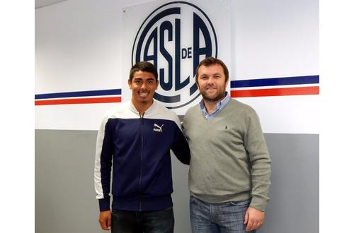 Carrachino firmó contrato