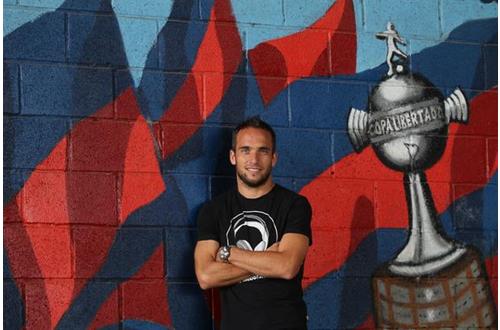 "Para que Belluschi se vaya la oferta tendría que ser de un equipo como el Manchester United"