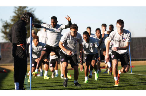 El Dallas FC, de Urruti y Javier Morales, enfrentaría a San Lorenzo