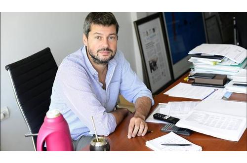 "Estan llevando al fútbol a una situación de asfixia"