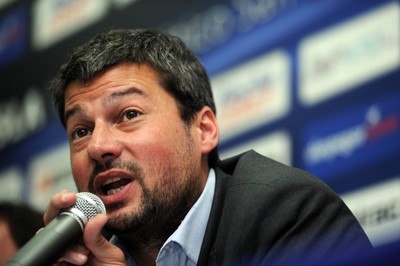 Lammens: "Es falso que buscamos otro técnico"