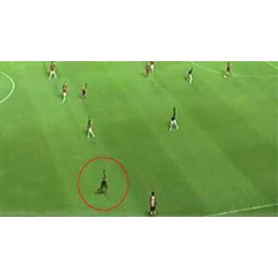 Salió la sanción por el hincha que invadió el campo de juego