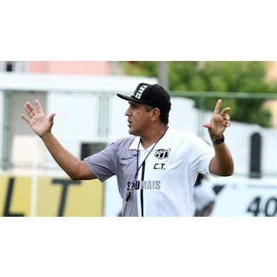 Paulo Silas, entrenador del campeón del nordeste brasileño