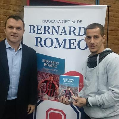 Se presentó el libro "Enamorado del Gol"