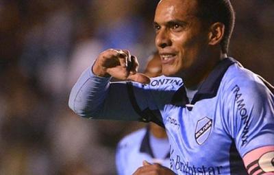 Bolívar aseguró a Nelson Cabrera y a Capdevila, pero Ferreyra a México
