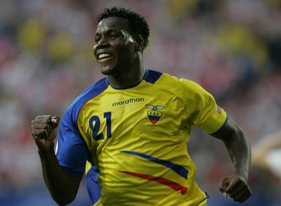 Representante de Valdes acercó goleador mundialista al Bolivar