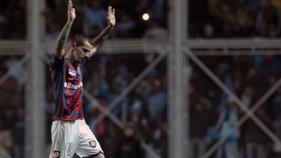 Romagnoli se despidió del Bahia y lo trataron de "no comprometido"